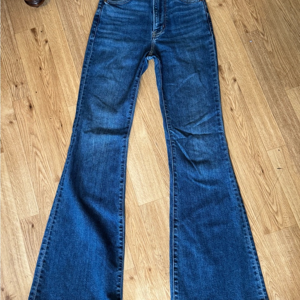 Abercrombie & Fitch The Flare Ultra High Rise size 24